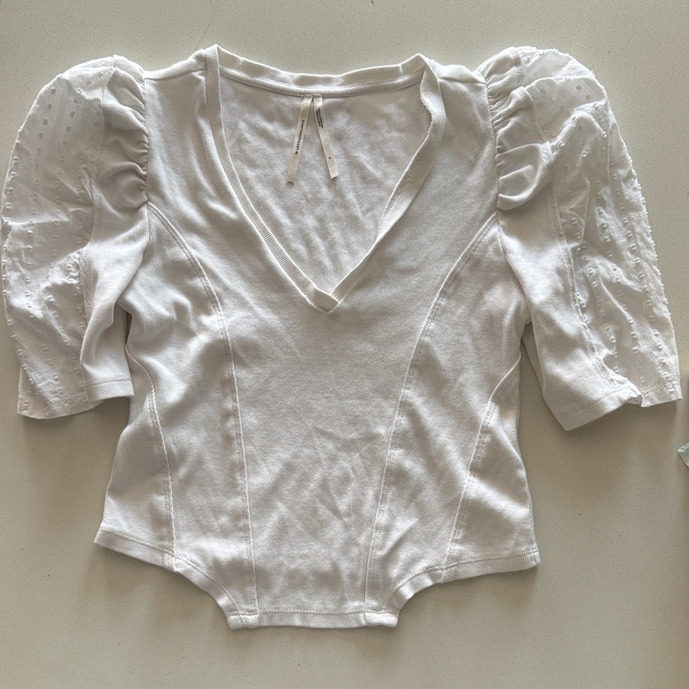 By Anthropology puff sleeve vneck